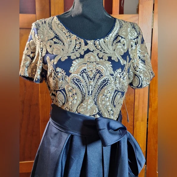 NWT R&M RICHARDS Navy and Gold Maxi Dress - Picture 5 of 10